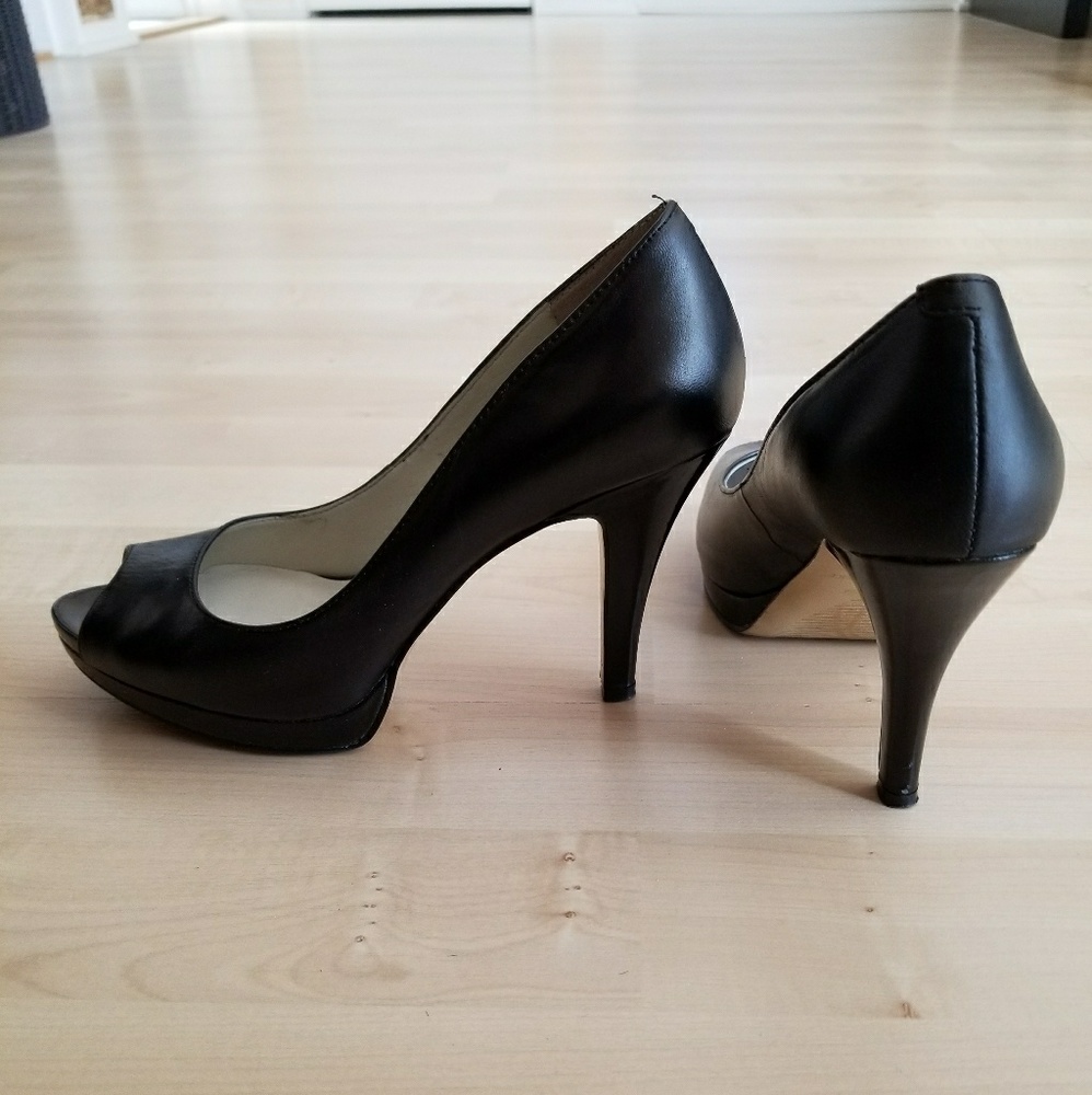 Nine West Danee peep toe platform pumps